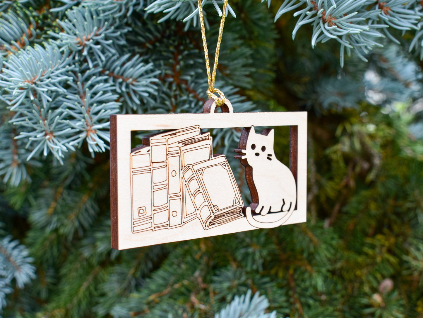 Books & Cat Ornament, Cat Lovers Gift, Book Lovers Gift Tag, Cat Christmas Ornament, Ornament for People Who Love Cats and Reading